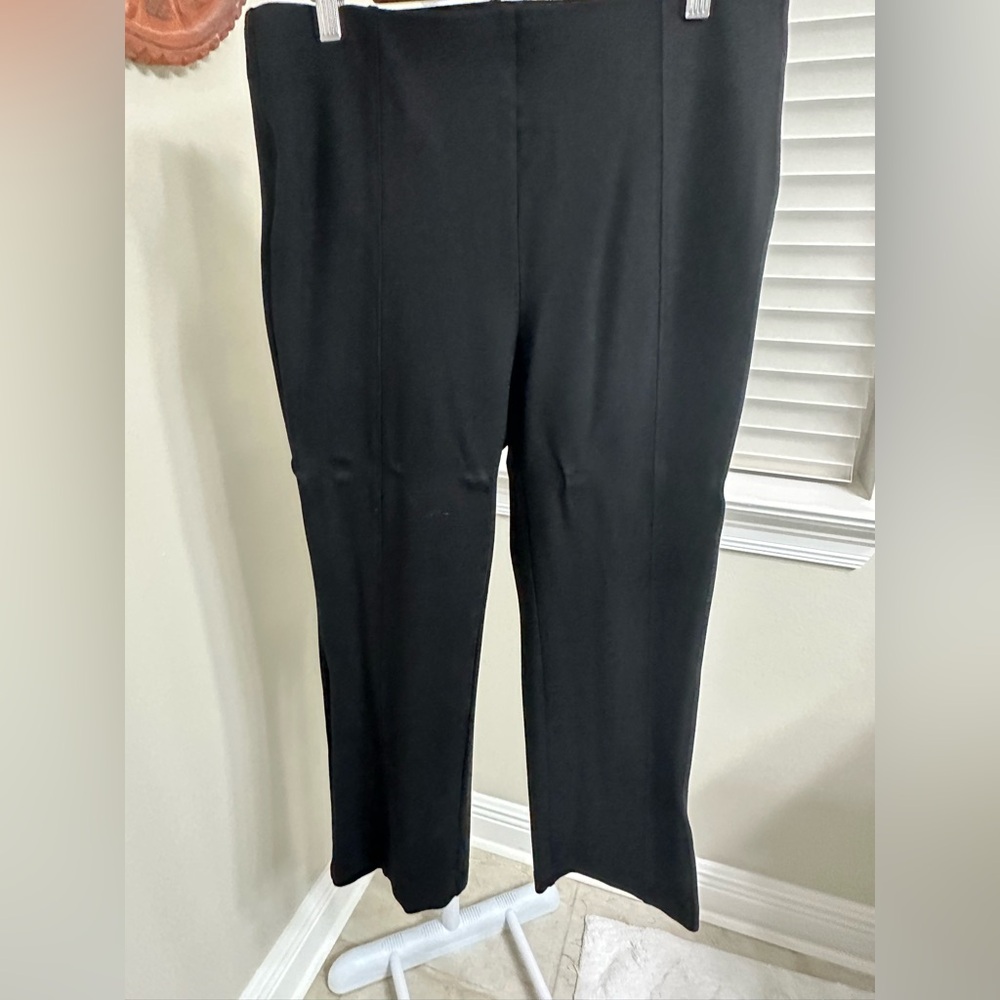 Rafaella Black Boot Cut Pants, short or crop, Large